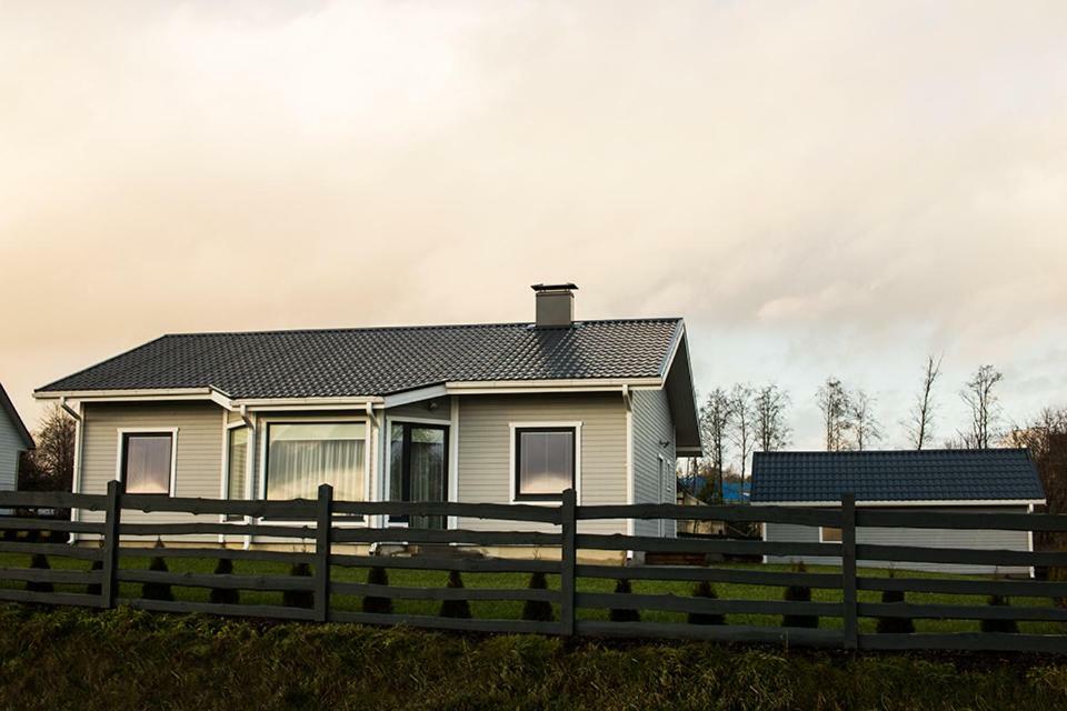 Estate Holiday Home Кулдига Экстерьер фото